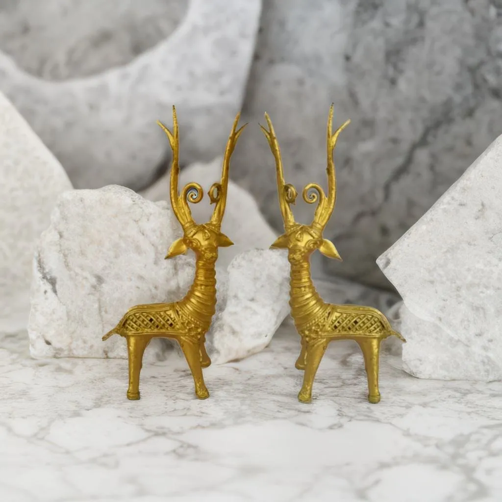 Pair of Deers, Contains 2  Deers.
Made using Dokra metal casting technique. 
