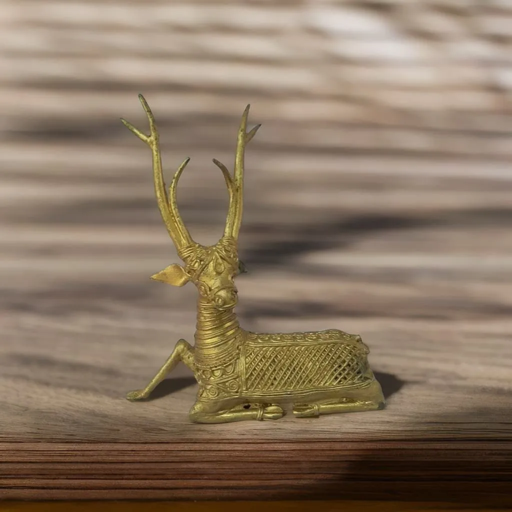Contains one Deer( usually bought in pairs). 
Made using Dokra metal casting technique. 
